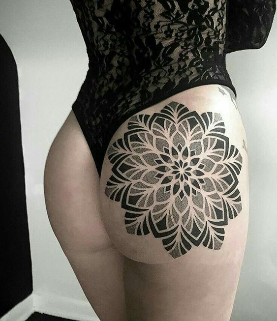 19 tattoo de mandala na bunda Pinterest
