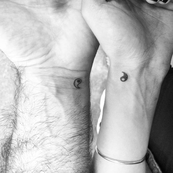 31 tatuagem pai e filha no pulso Pinterest