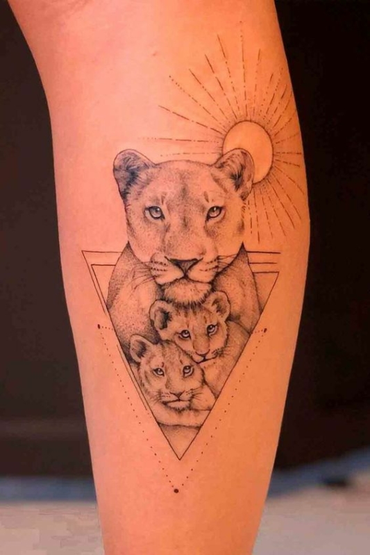 33 tatuagem de leoa com filhotes Pinterest