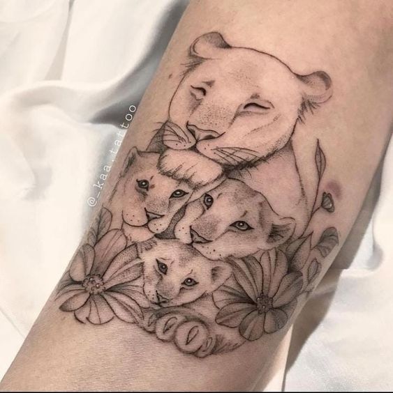 43 tattoo de leoa e filhotes @ kaa tattoo