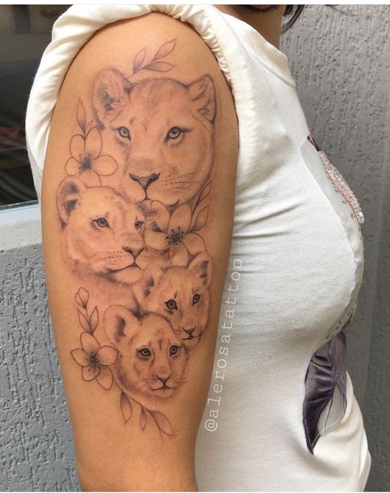 44 tattoo leoa com 3 filhotes @alerosatattoo
