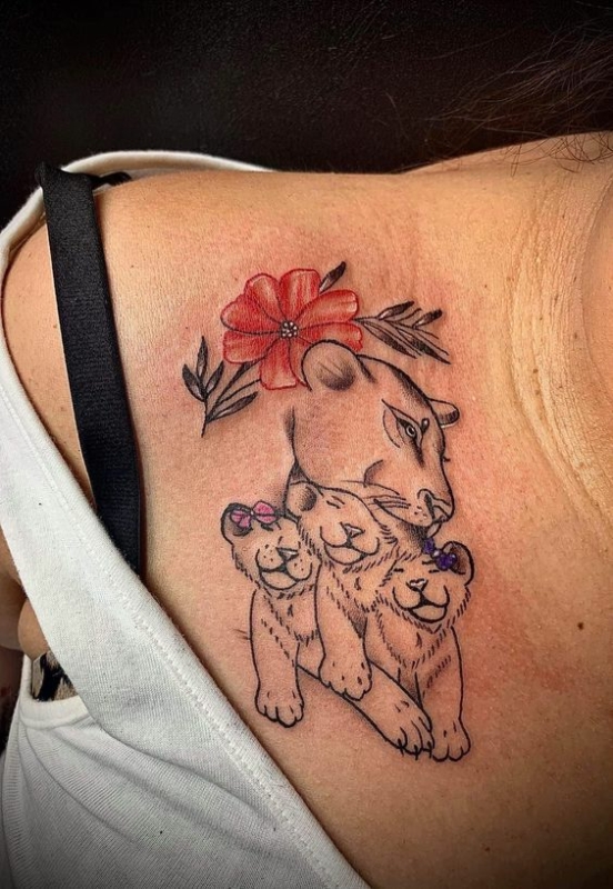 49 tattoo no ombro de leoa e filhotes Pinterest