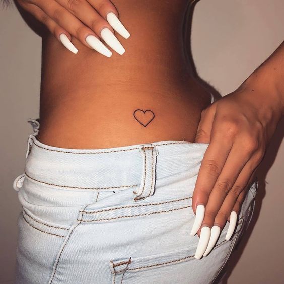 5 tatuagem feminina de coracao Pinterest