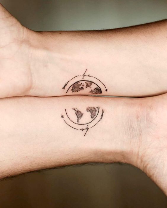 54 tattoo mundo para casal Pinterest