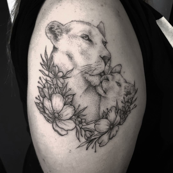 58 tattoo leoa com flores thtantai2