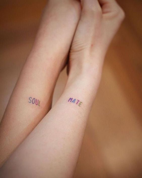 62 tattoo colorida e com frase casal Pinterest