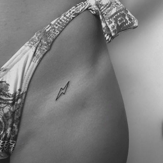 62 tatuagem feminina sensual na virilha Pinterest