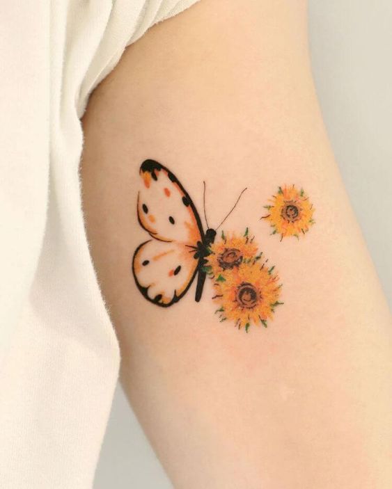 tatuagem de girassol e borboleta 