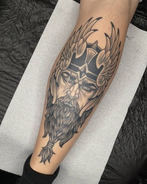 tatuagem de guerreiro viking sombreada