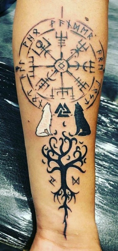 tatuagem de runas nordicas braco