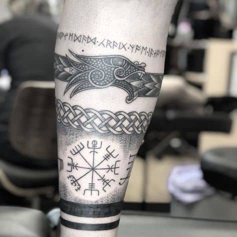 tatuagem de runas nordicas