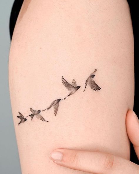 tatuagem familia feminina simples