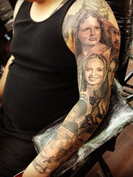 tatuagem familia masculina braco
