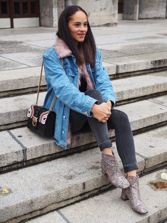 14 look jaqueta jeans com pelo rosa Pinterest