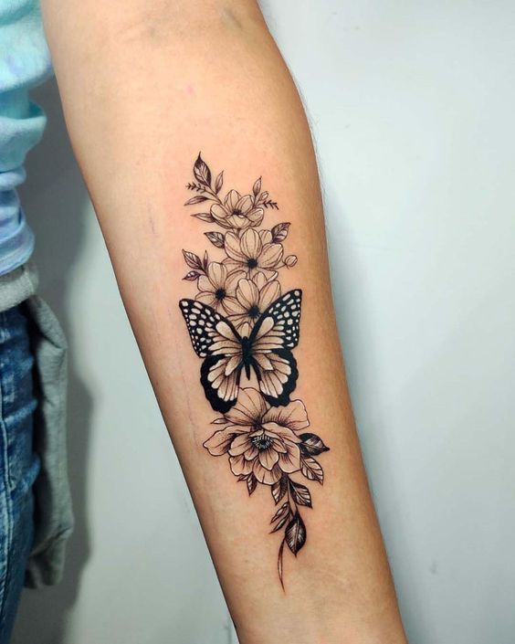 Flores e Borboleta - Tattoo