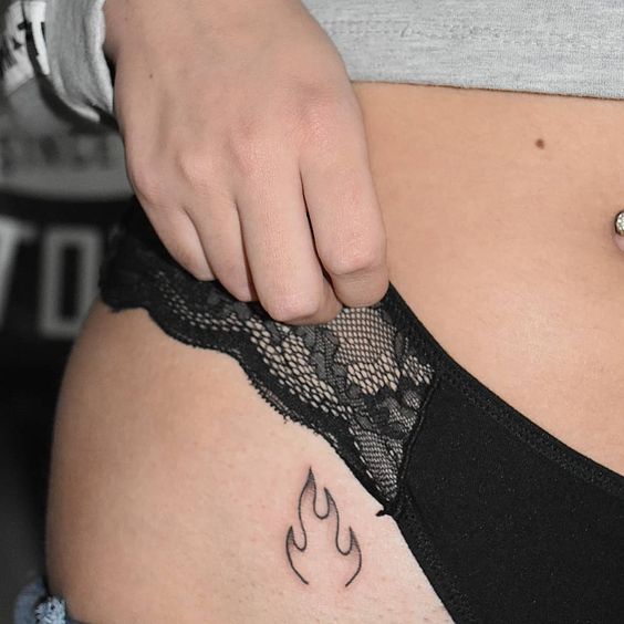 18 tattoo sexy de fogo na virilha Pinterest