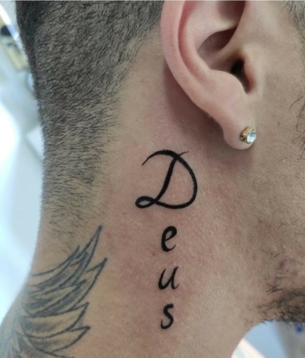 19 tattoo Deus no pescoco @d9 tattoo