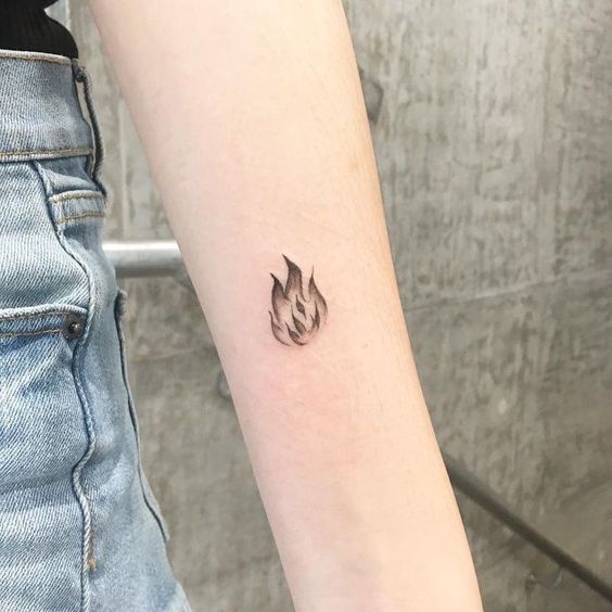 26 tattoo no braco de fogo Pinterest