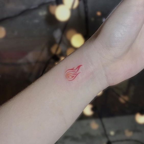 29 tattoo de fogo no pulso Pinterest