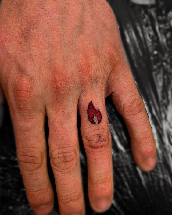 35 tatuagem de fogo vermelho na mao Pinterest