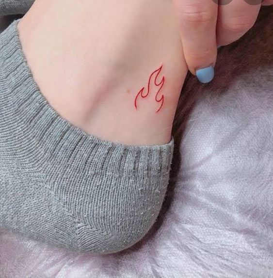 51 tattoo de fogo vermelho no tornozelo Pinterest