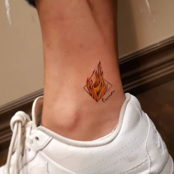 52 tatuagem de fogo no tornozelo Pinterest