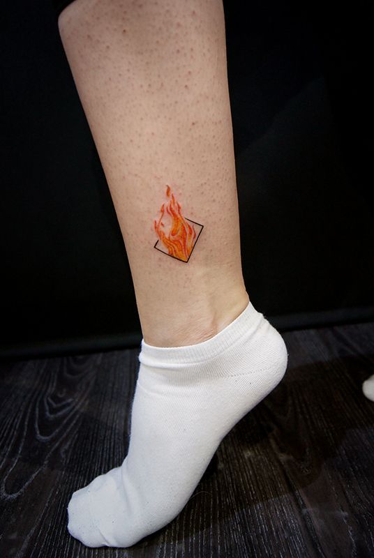 59 tattoo de fogo na perna Pinterest