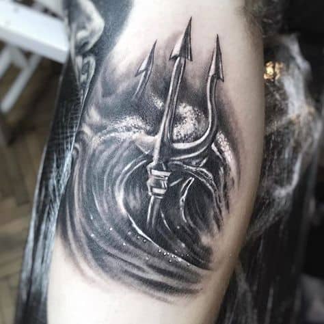 Tatuagem Poseidon sombreada