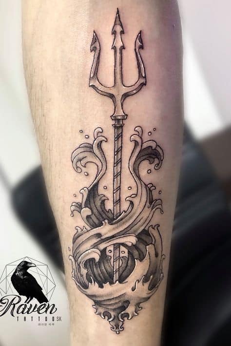 Tatuagem Poseidon tridente