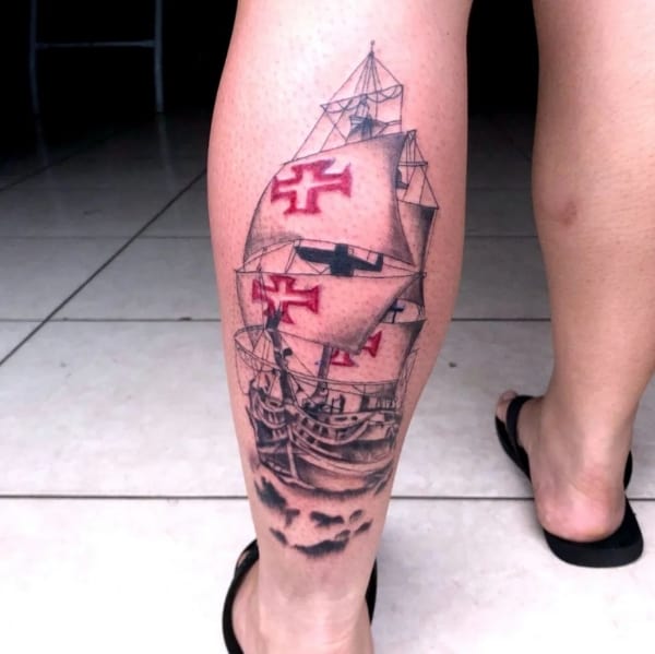 15 tattoo caravela Vasco na perna @rd tattoos
