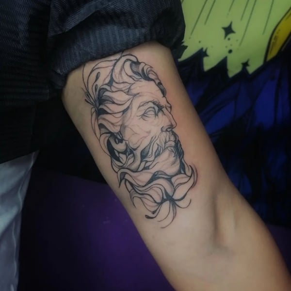 17 tatuagem moderna Zeus @astral51tattoo