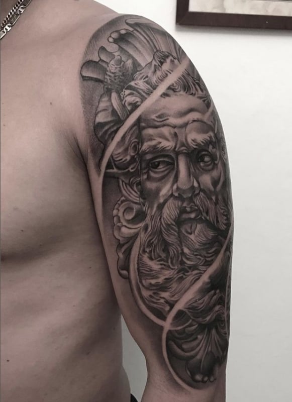 18 tatuagem masculina deus grego @armandotattoostudio