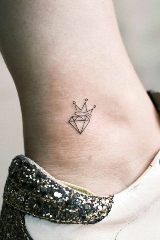 19 tattoo pequena de coroa com diamante Pinterest