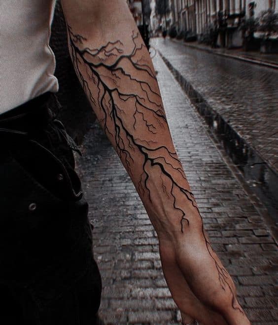19 tattoo realista de raio no braço Pinterest