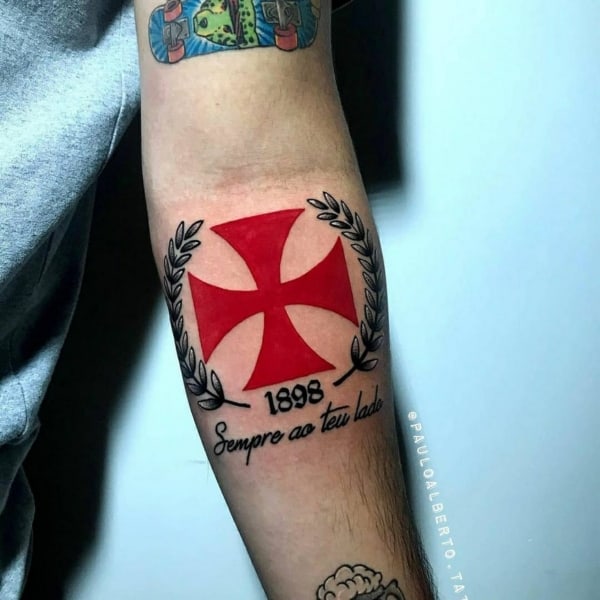 2 tattoo colorida no braço Vasco @pauloalberto tattoo