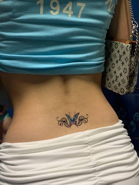 25 tattoo borboleta cóccix Pinterest