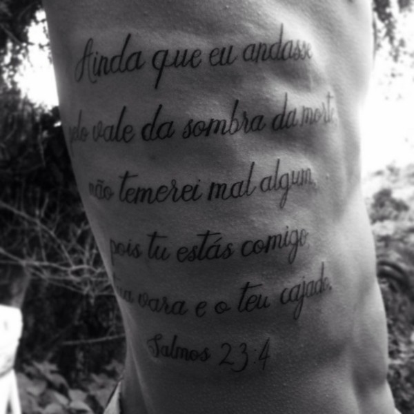 26 tattoo bíblica na costela @natitattooart