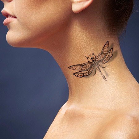 28 tattoo no pescoço de libélula Pinterest
