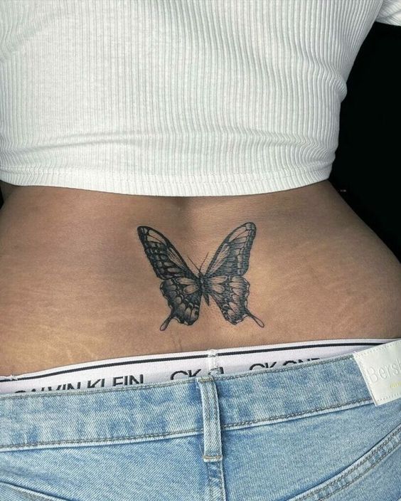 29 tattoo feminina de borboleta no cóccix Pinterest