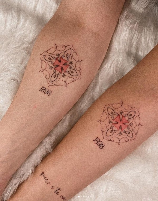 3 tatuagem delicada do Vasco no braço @juliene ttt