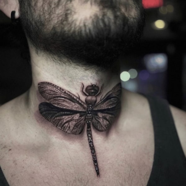 30 tattoo grande e de libélula no pescoço vova