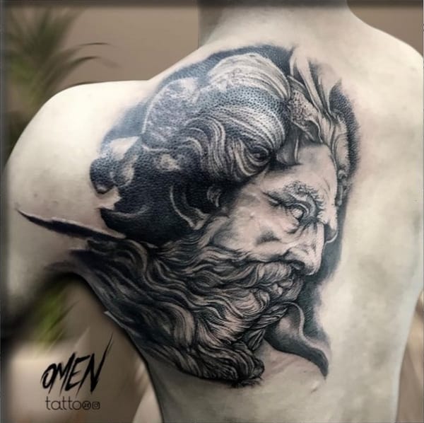 30 tattoo nas costas mitologia grega @omentattoo