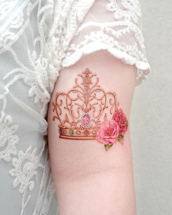 33 tattoo colorida de coroa com flores Pinterest