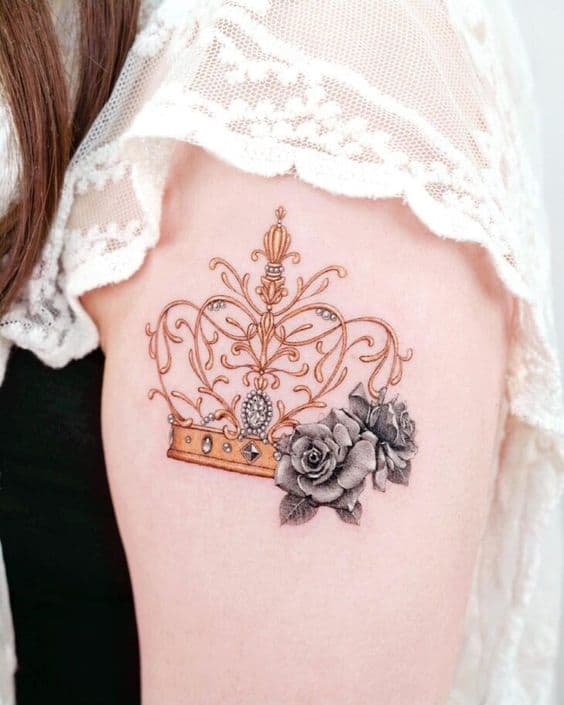 36 tattoo delicada de coroa com flores Pinterest