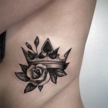 37 tatuagem coroa com flor Pinterest