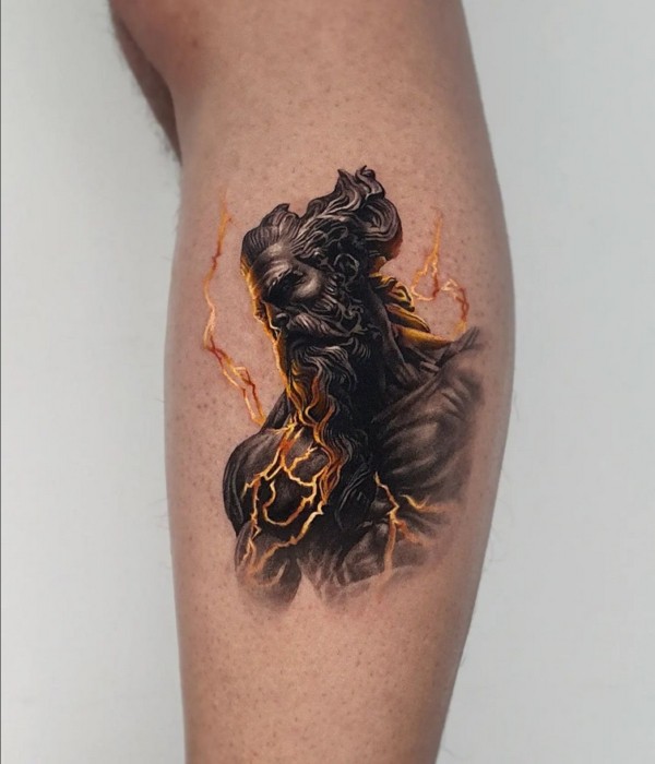 41 tatuagem Zeus com raios na perna @jiro painter