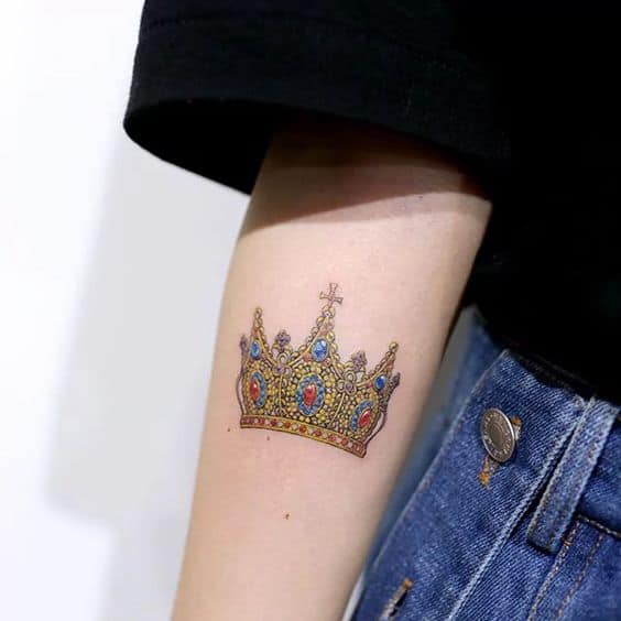 44 tattoo de coroa no braço Pinterest