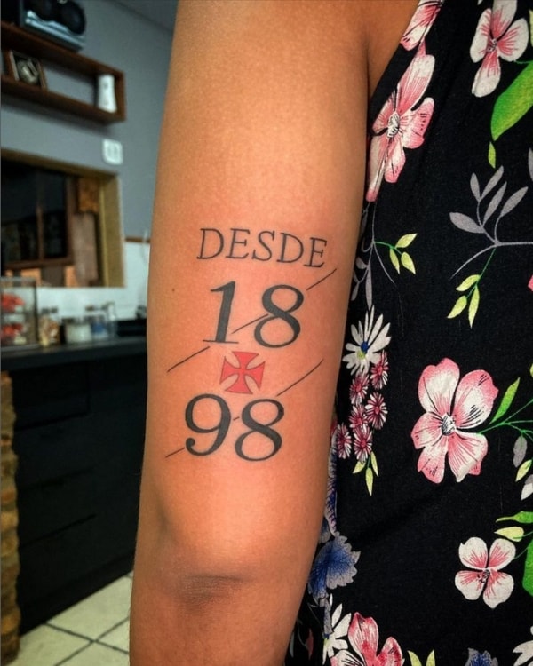 47 tattoo feminina do Vasco no braço tatuadorvascaino