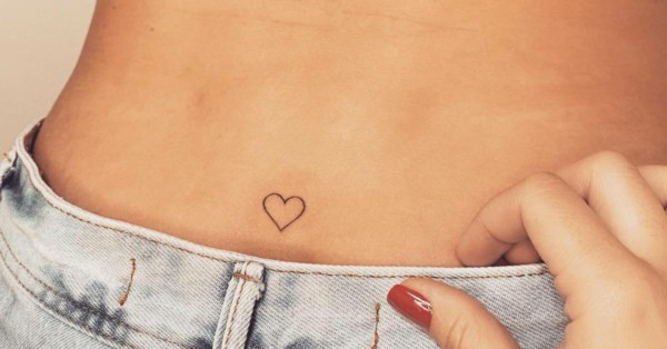 49 tattoo delicada de coração cóccix Tattoofilter