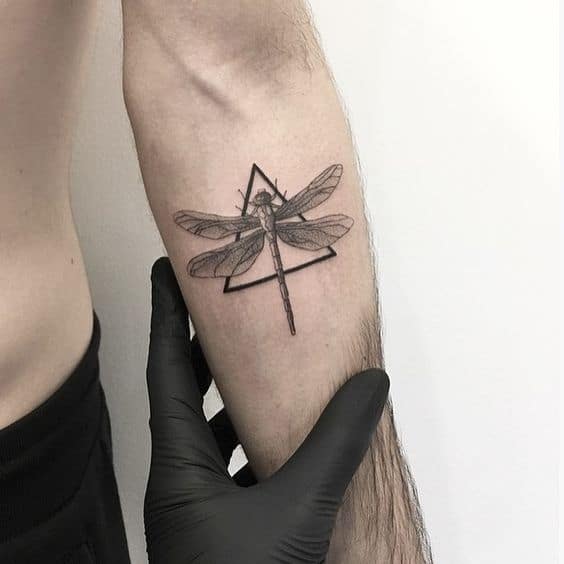 52 tatuagem masculina de libélula Pinterest